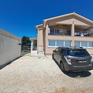  Apartment Danica
